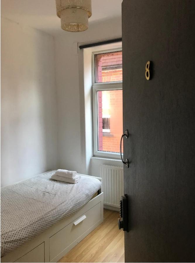 Single Room With Underbed 8 Лондон Екстериор снимка